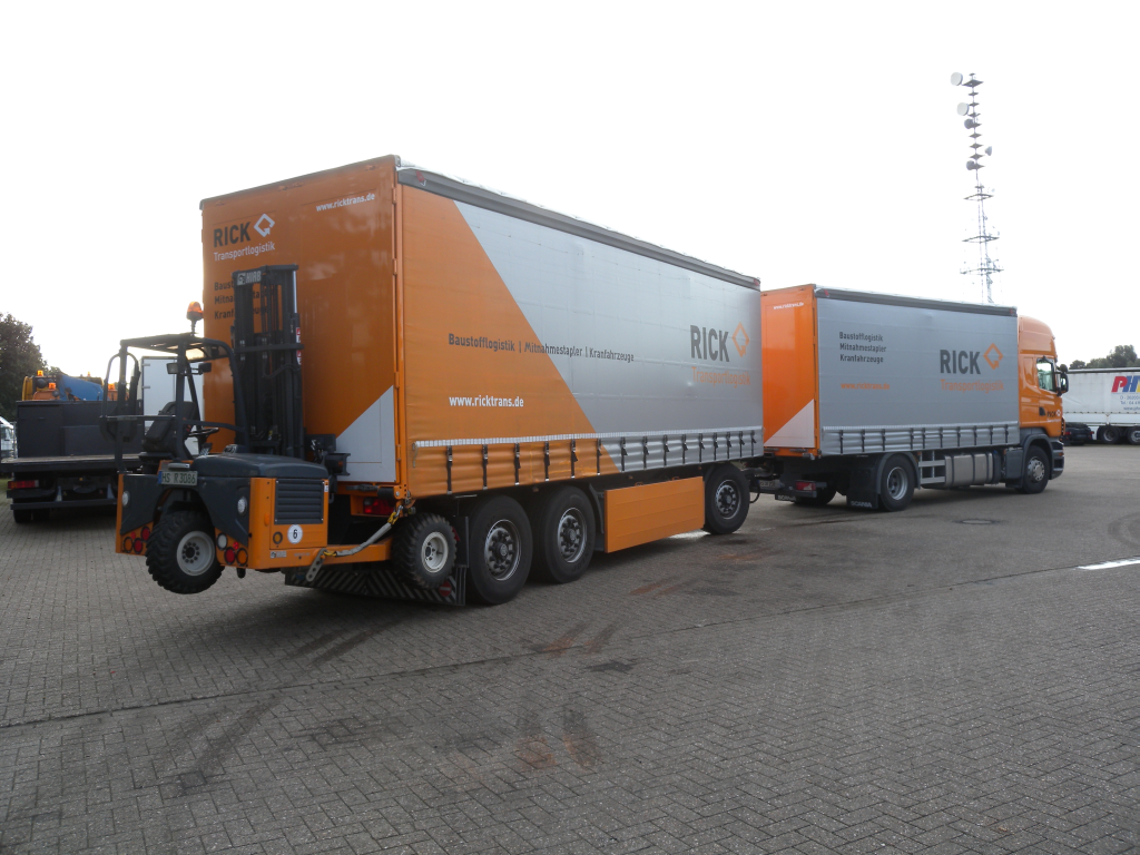 LKW Hängerzug ankoppeln Gliederzug koppeln Lastzug mit einem Anhänger  anhängen Logistik Anleitung 